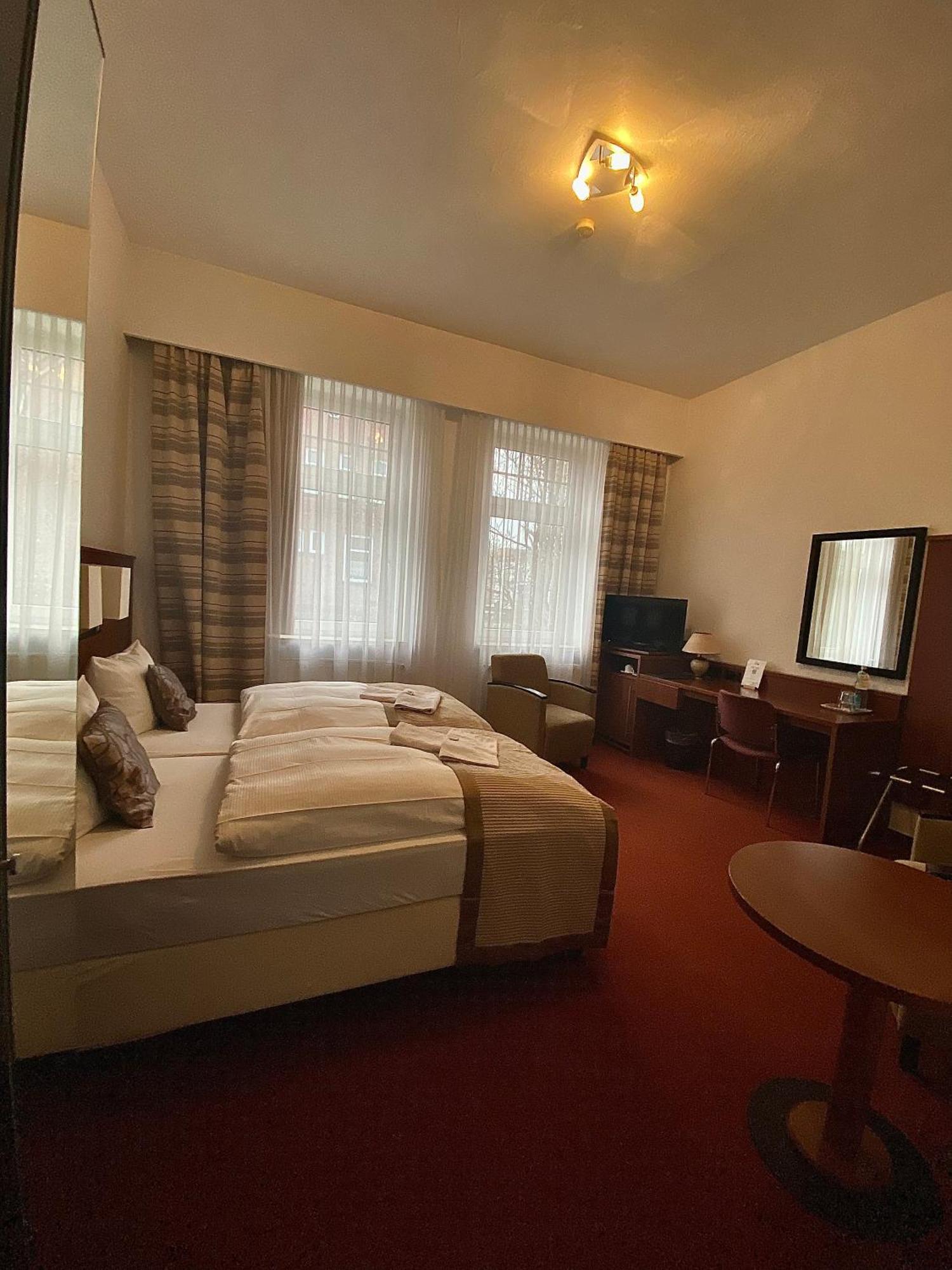 Hotel Boizenburger Hof Bagian luar foto